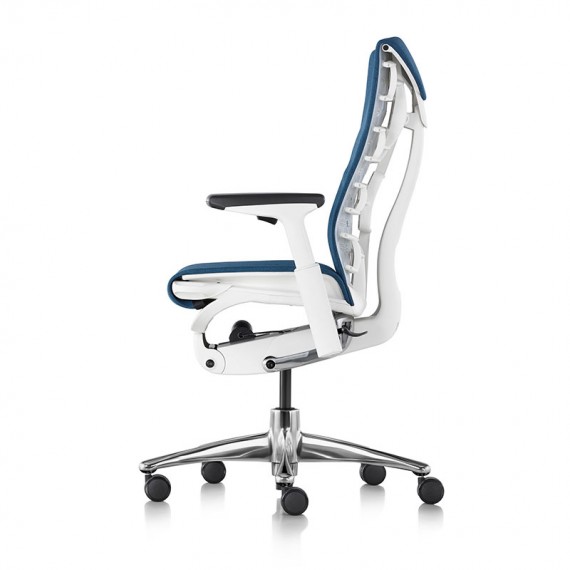 Chaise de bureau ergonomique embody, coloris bleu type GROTTO vue de profil